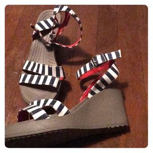 Crocs Leigh II Wedge - Navy Stripe